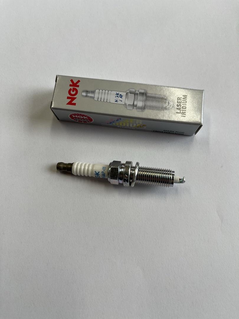 NGK 6643 LZKAR6AP-11 Platinum Spark Plug – High Performance Long Life OEM Replacement