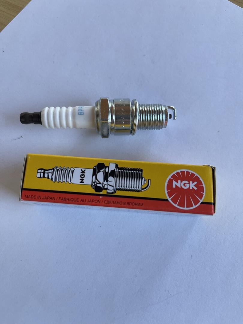 NGK BPR6ES-11 4824 Standard Spark Plug – Toyota Nissan Mazda Mitsubishi Holden